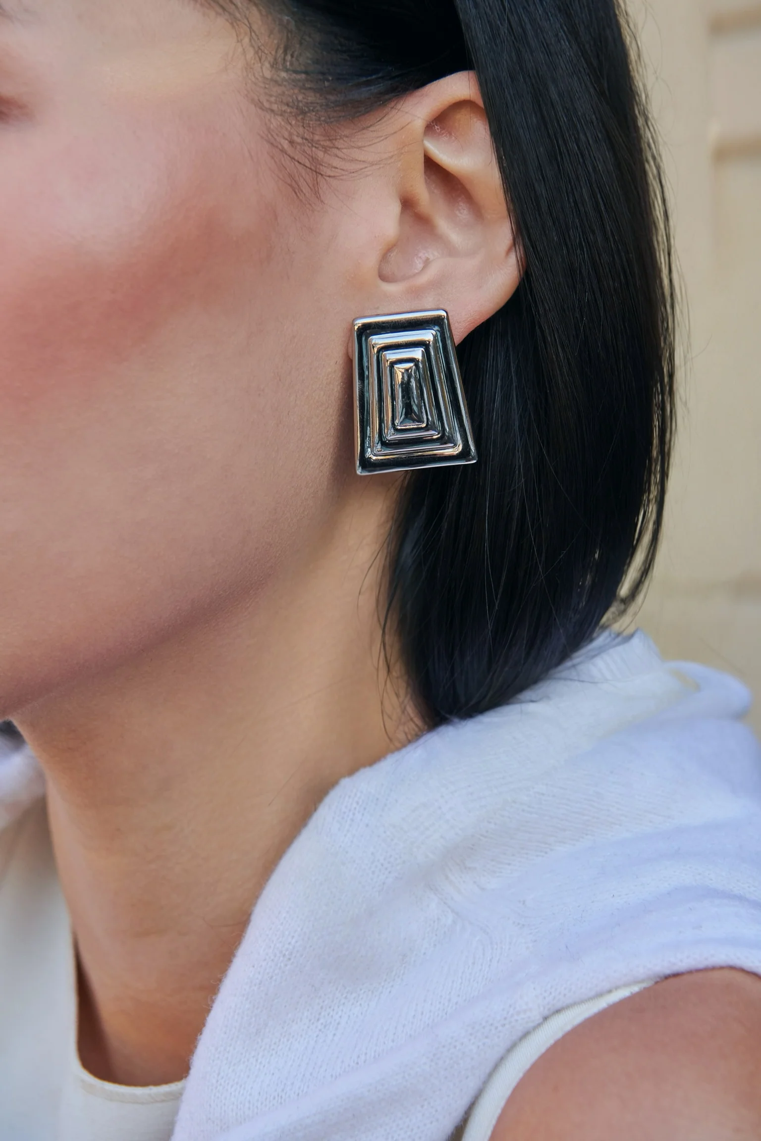 THE ÒLÓ EARRINGS - Image 13