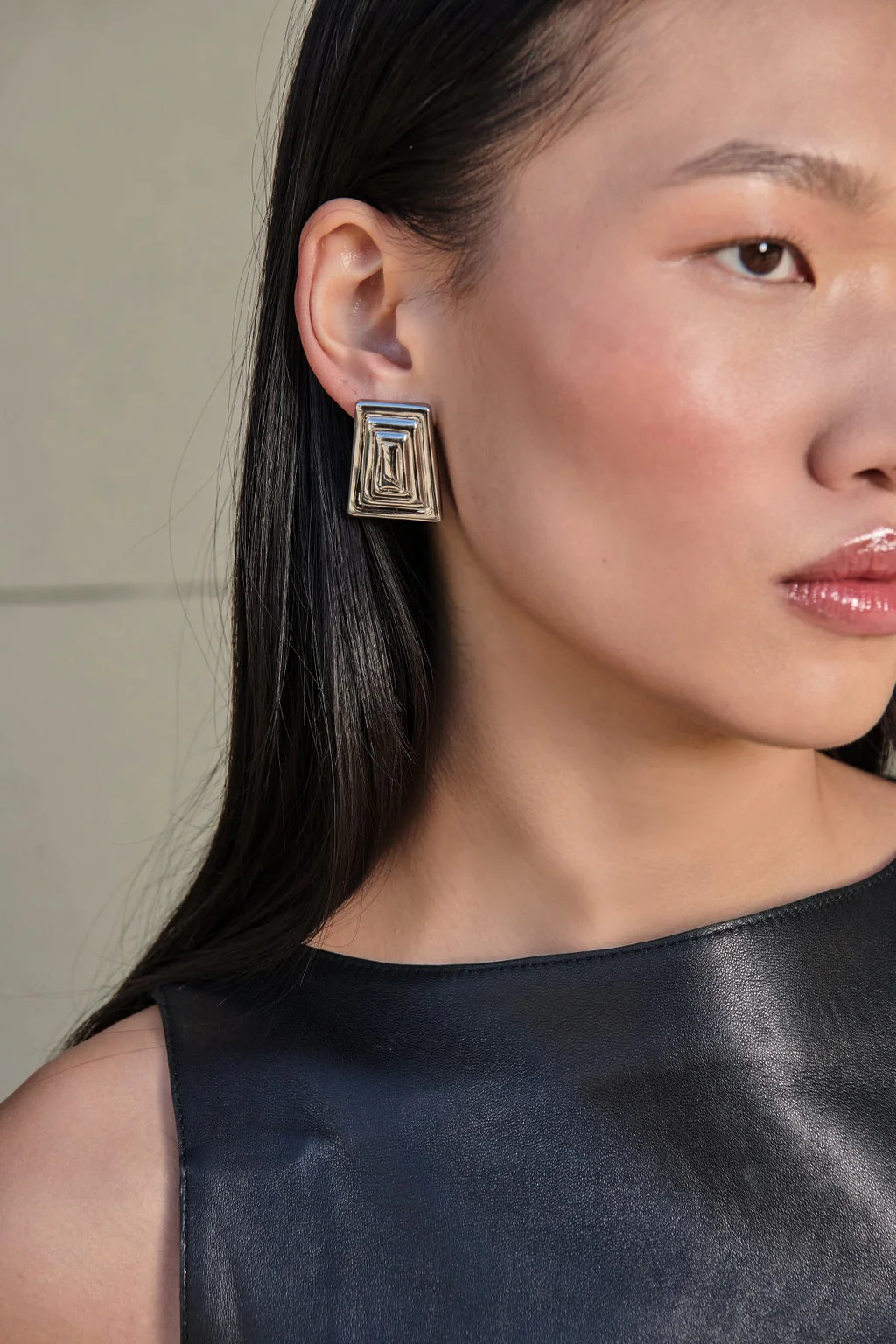 THE ÒLÓ EARRINGS - Image 4